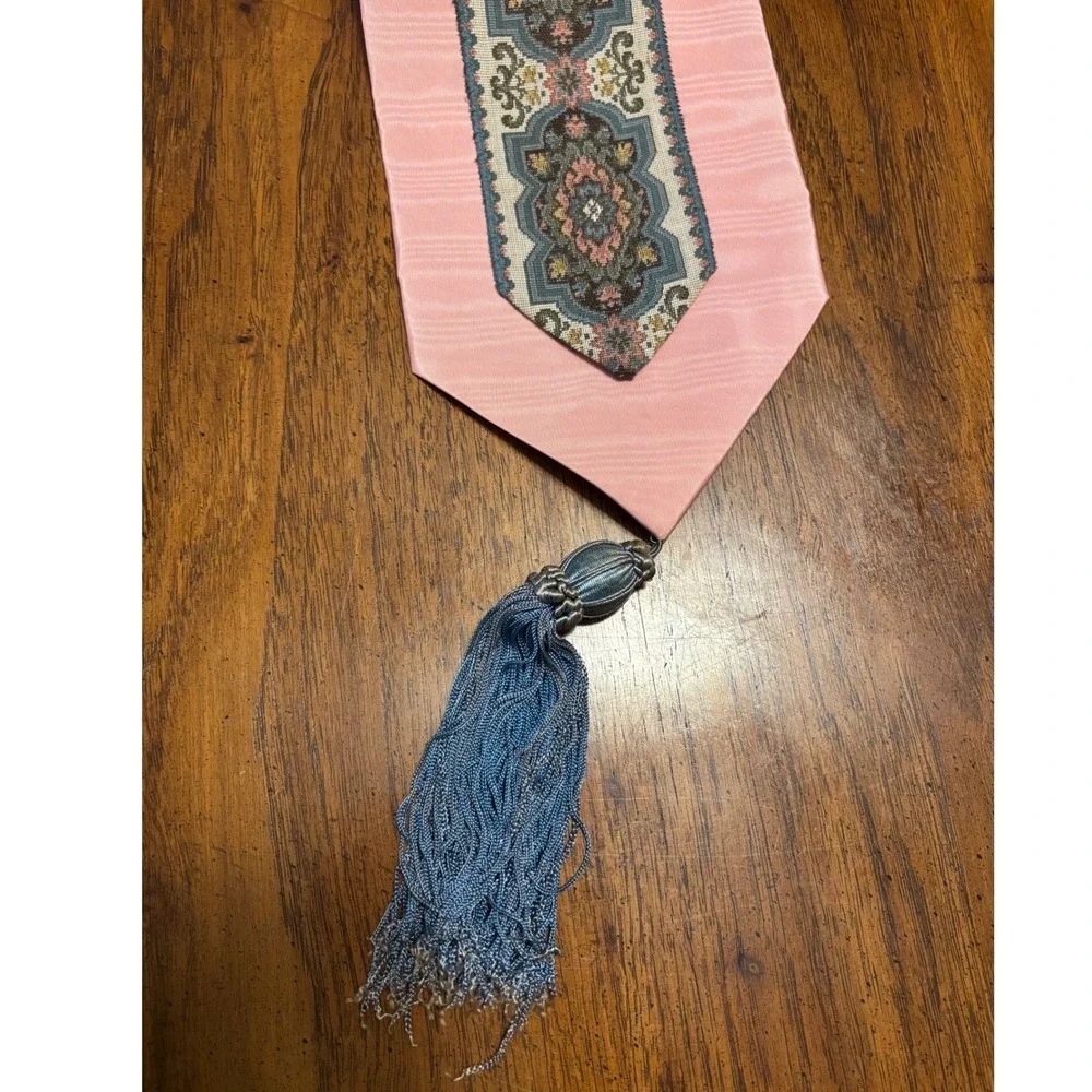 Vintage Pink‎ Moire Silk Bell Pull Tapestry Brass Grape Hardware Blue Tassel